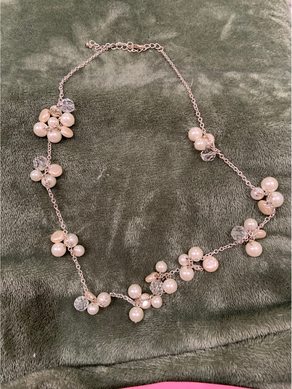Pearl floral necklace